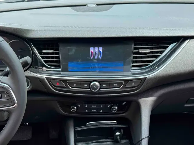Buick Regal — Фото автомобиля 13