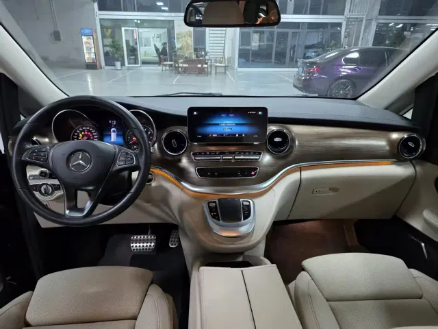 Mercedes-Benz V-Class — Фото автомобиля 6