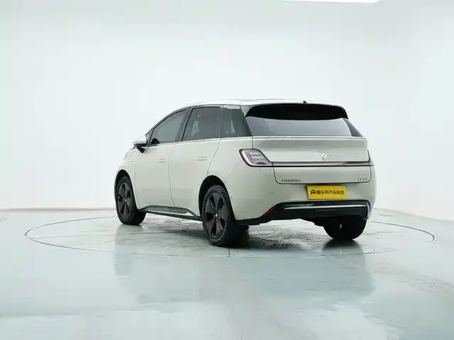 Baojun Cloud — Фото автомобиля 4