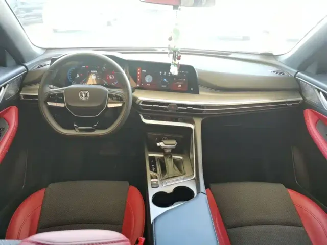 Changan CS35 Plus — Фото автомобиля 9
