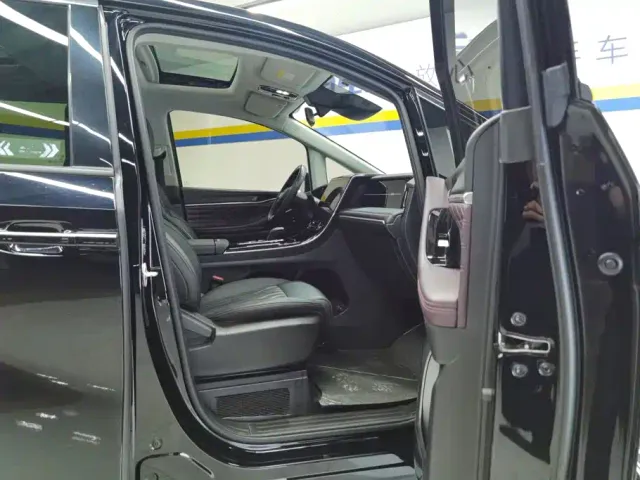 GAC Trumpchi M8 — Фото автомобиля 8