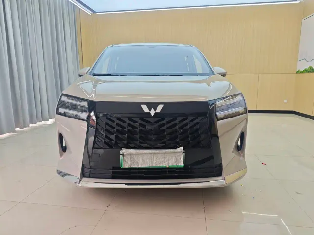 Фотография автомобиля — Wuling Starlight 730