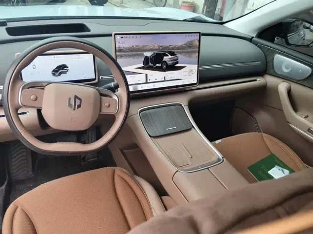 Leapmotor C11 — Фото автомобиля 10