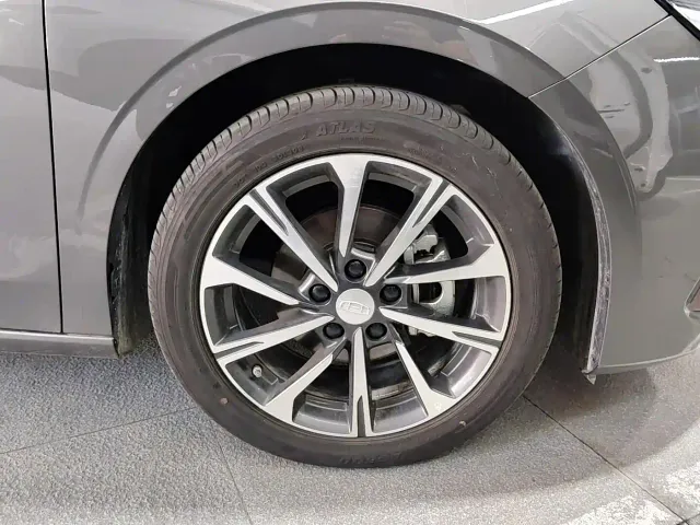 Geely Emgrand — Фото автомобиля 17