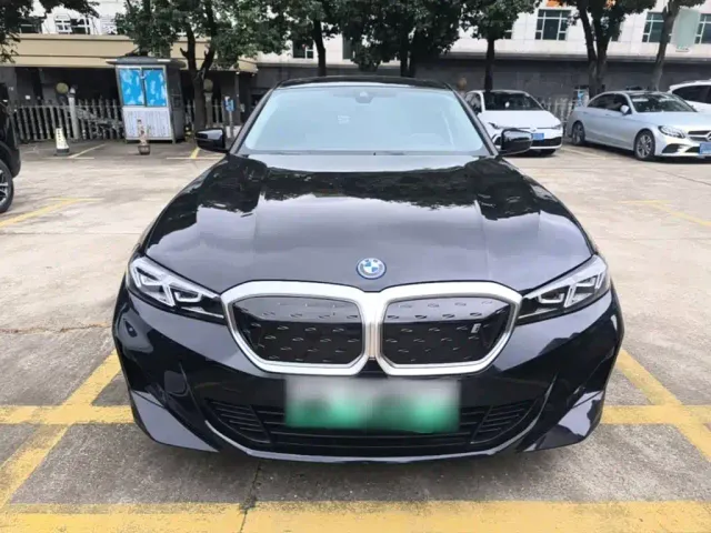 BMW i3 — Фото автомобиля 2