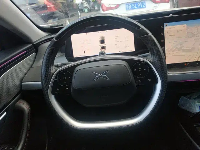Xpeng P7 — Фото автомобиля 15