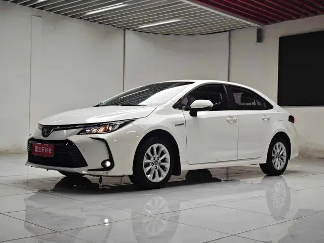 Фотография автомобиля — Toyota Corolla