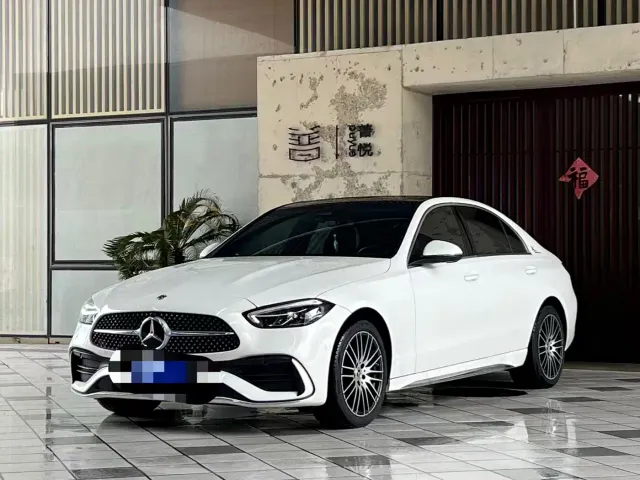 Mercedes-Benz C-Class — Фото автомобиля 3