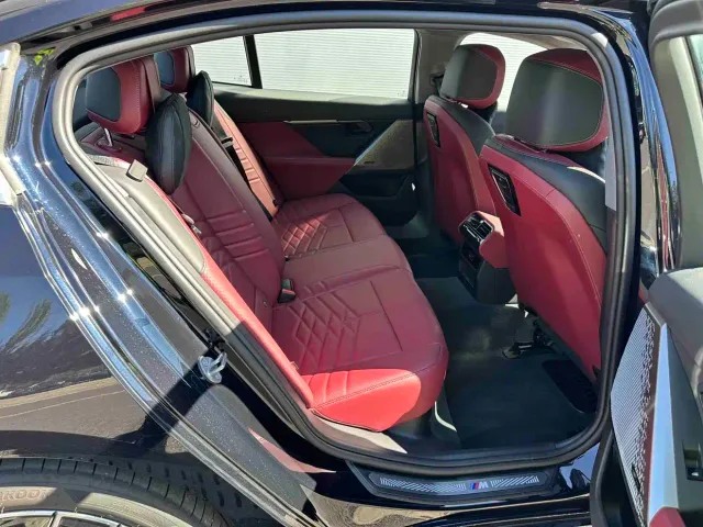 BMW i5 — Фото автомобиля 12