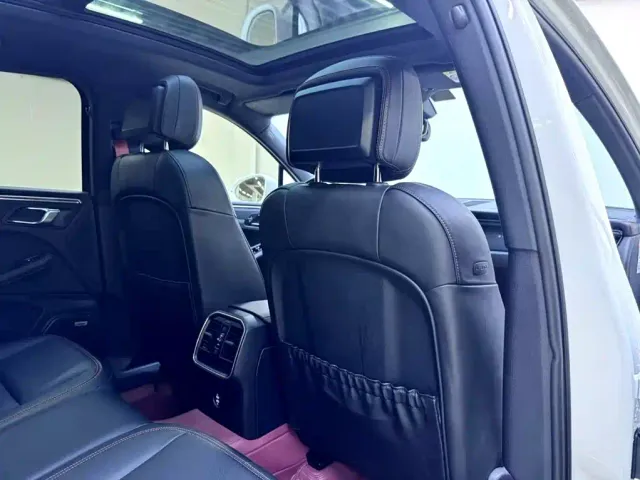 Porsche Macan — Фото автомобиля 12