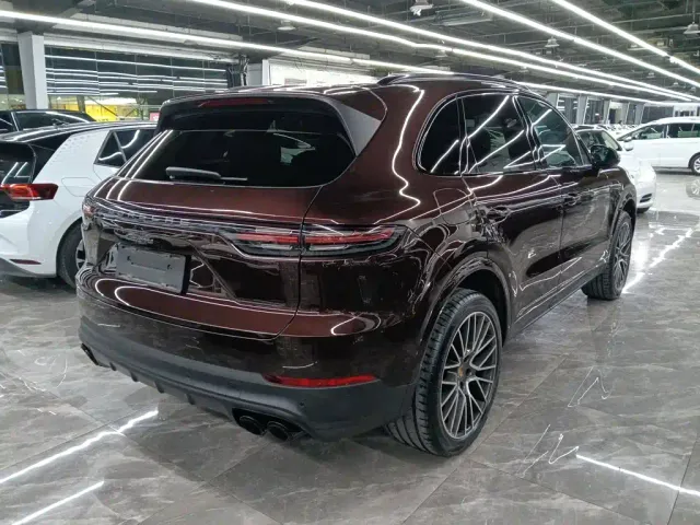 Porsche Cayenne — Фото автомобиля 4