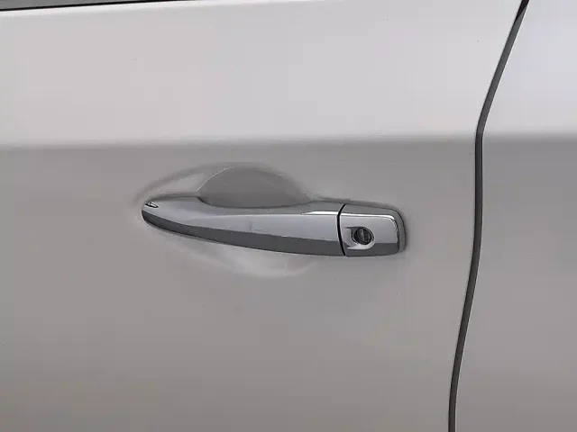 Nissan Tiida — Фото автомобиля 18