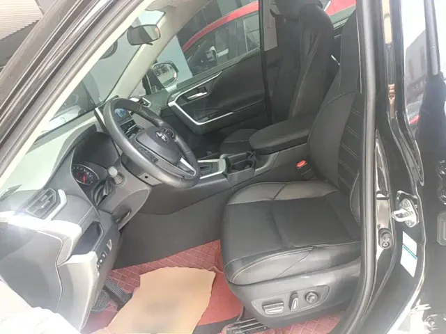 Toyota Wildlander — Фото автомобиля 14