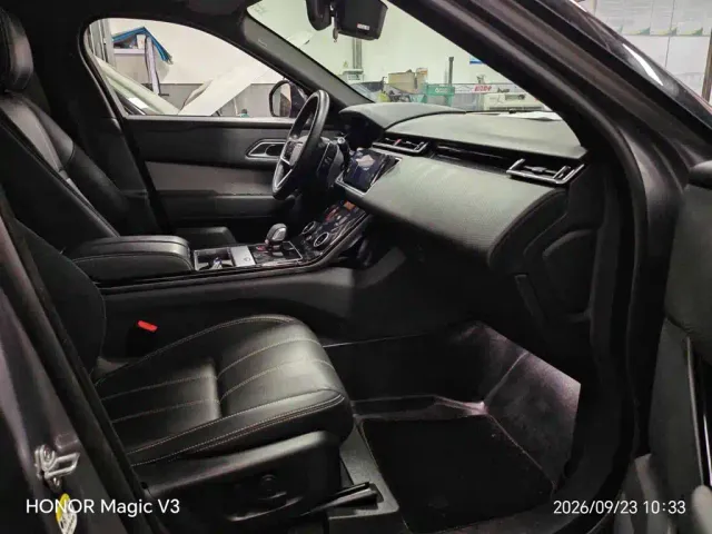 Land Rover Range Rover Velar 2021 P250 Gloss Black Collector's Edition — Фото автомобиля 13