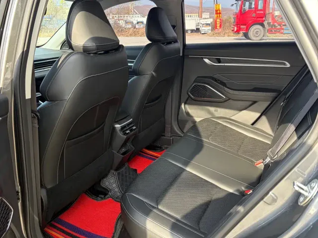 Geely Emgrand — Фото автомобиля 8