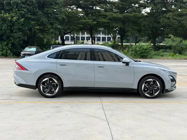 Wuling Starlight — Фото автомобиля 4