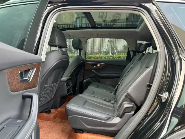 Audi Q7 — Фото автомобиля 12