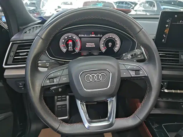Audi Q5L — Фото автомобиля 10