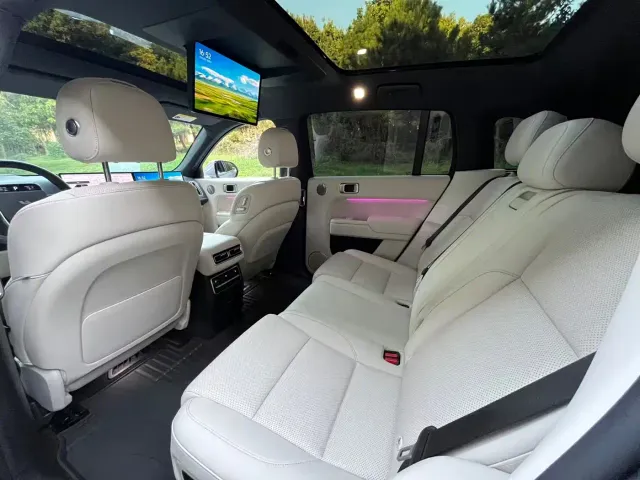 Li Auto L7 — Фото автомобиля 10
