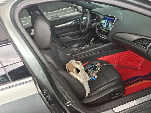 Cadillac CT5 — Фото автомобиля 24