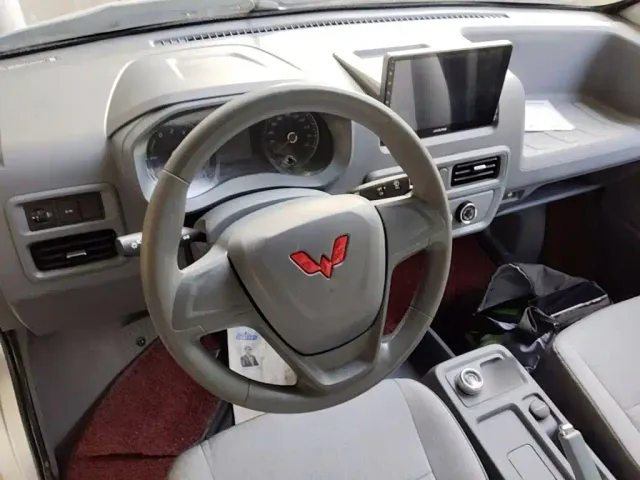 Wuling Yangguang — Фото автомобиля 10