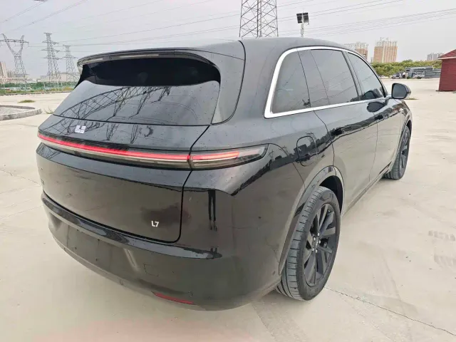 Li Auto L7 — Фото автомобиля 8