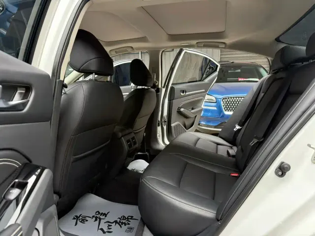 Nissan Teana — Фото автомобиля 5