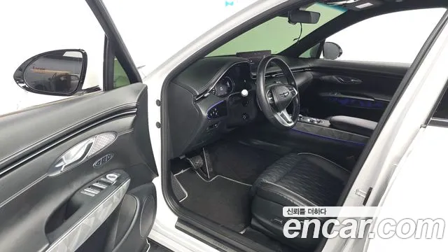 Genesis GV70 — Фото автомобиля 15