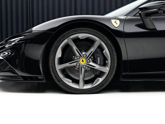 Ferrari SF90 — Фото автомобиля 9