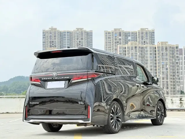 Toyota Vellfire — Фото автомобиля 14