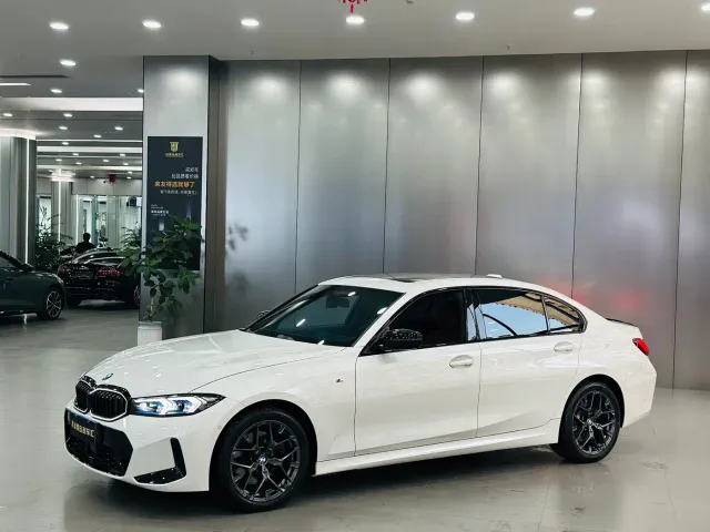 Фотография автомобиля — BMW 3 Series