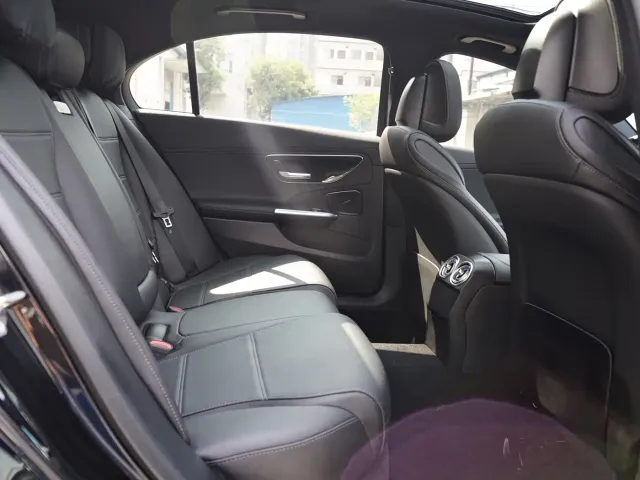 Mercedes-Benz C-Class — Фото автомобиля 6