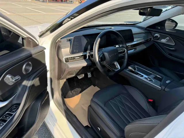Chery Arrizo 8 — Фото автомобиля 12