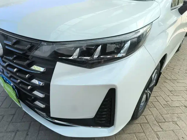 GAC Trumpchi M6 — Фото автомобиля 23