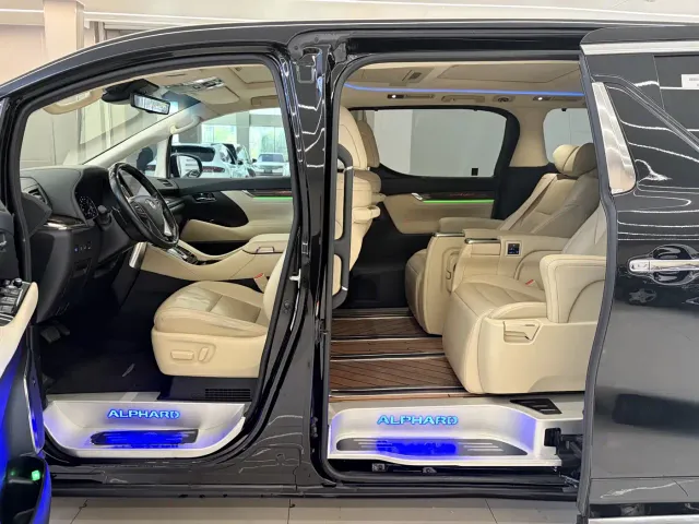 Toyota Alphard — Фото автомобиля 7