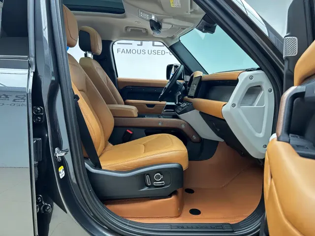 Land Rover Defender — Фото автомобиля 23