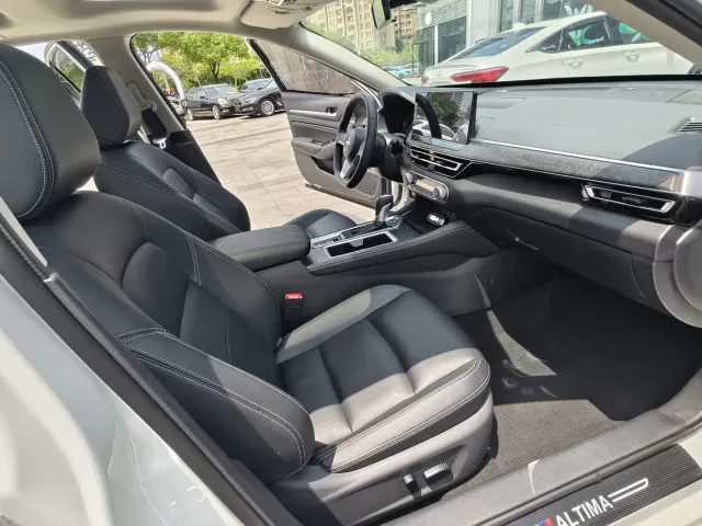 Nissan Teana — Фото автомобиля 12