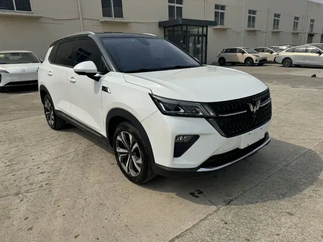 Wuling Asta — Фото автомобиля 8