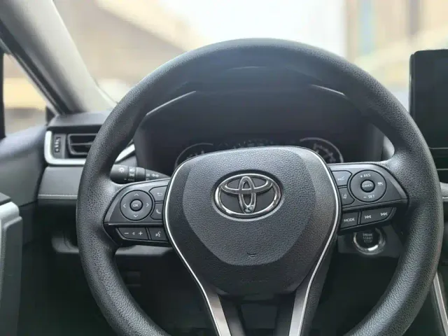 Toyota RAV4 — Фото автомобиля 18