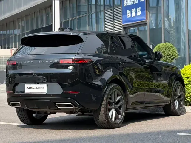 Land Rover Range Rover Sport — Фото автомобиля 3