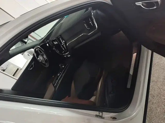 Volvo XC60 — Фото автомобиля 19