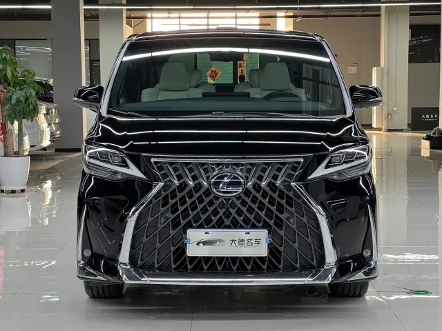 Lexus LM — Фото автомобиля 2