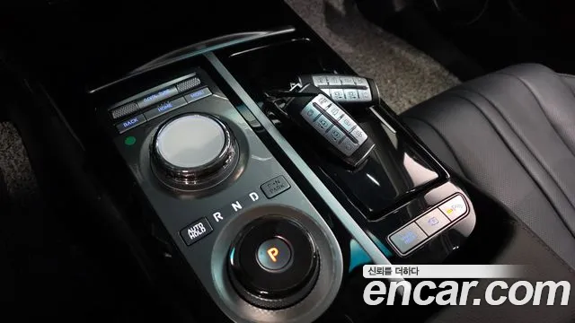Genesis G80 Бензин 2.5 турбо AWD — Фото автомобиля 9