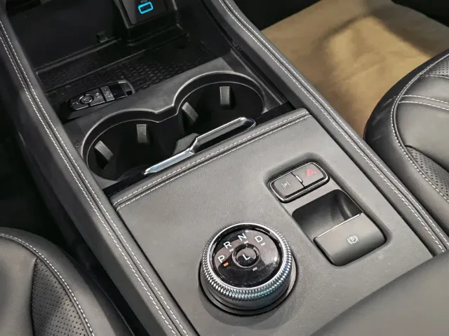 Ford Mustang Mach-E — Фото автомобиля 9