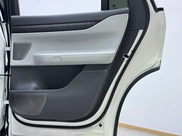 Nio ES8 — Фото автомобиля 24