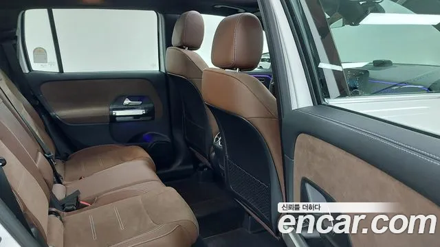 Mercedes-Benz GLB-Class — Фото автомобиля 10