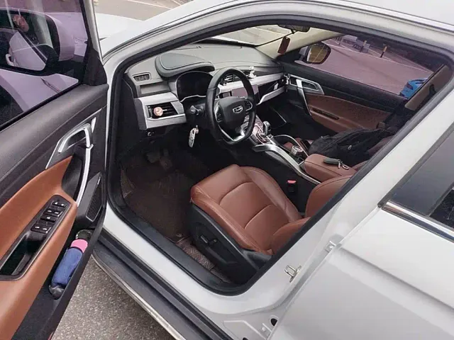Geely Boyue — Фото автомобиля 15