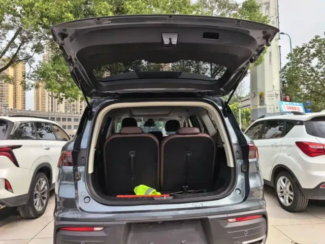 Geely Haoyue — Фото автомобиля 18