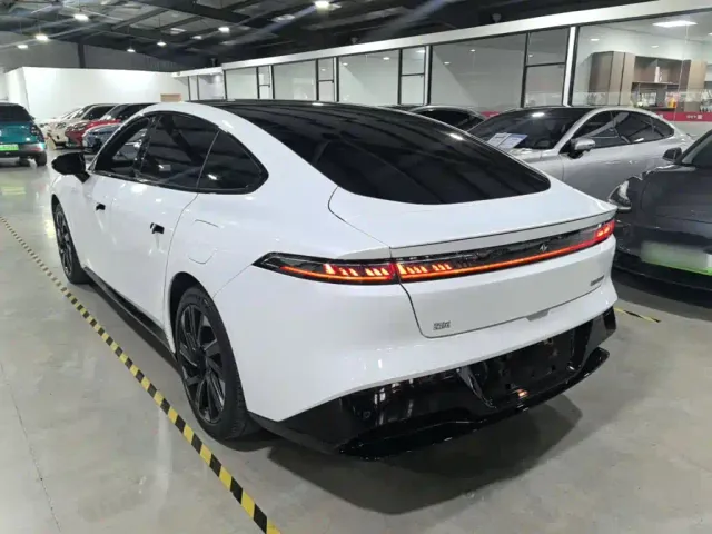 Dongfeng eπ 007 — Фото автомобиля 4