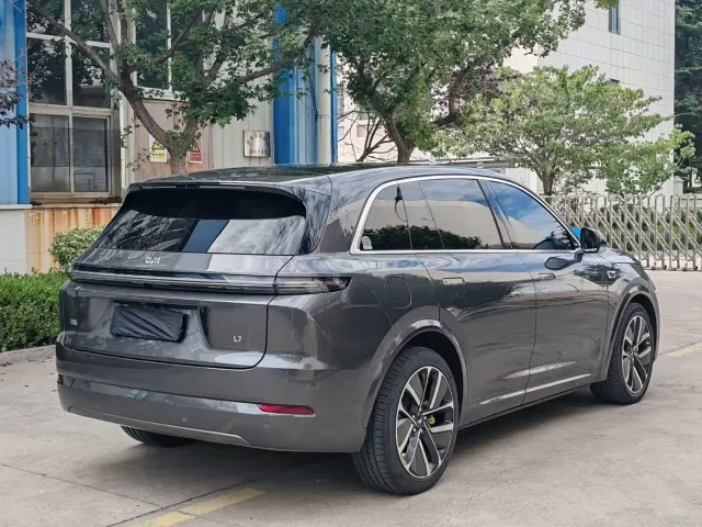 Li Auto L7 — Фото автомобиля 5